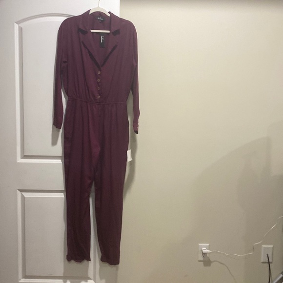Lulus Burgundy Jumpsuit new w/ tags - Picture 2 of 2